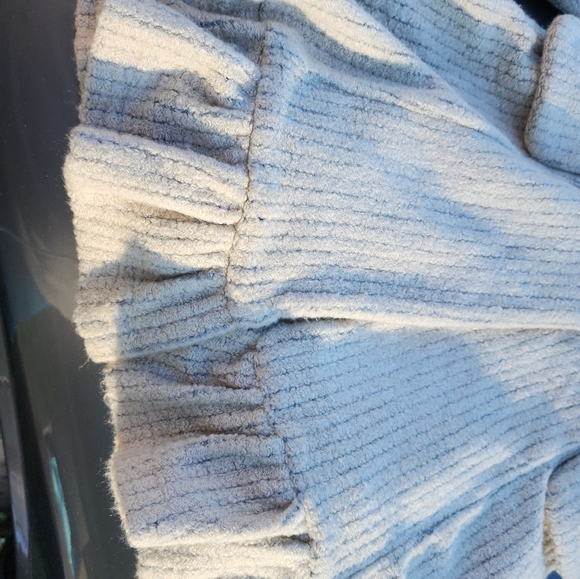 Adorable Frankly my dear jacket 🖤 - Picture 6 of 6